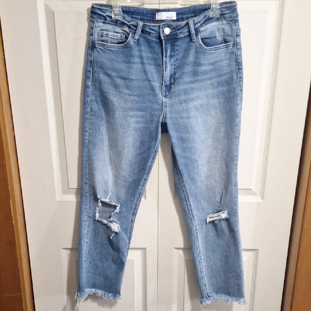Vervet Los Angeles Trendy Light Blue Distressed Ankle Jeans-30 - Picture 1 of 7